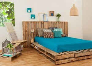Beautiful And Charming Wood Pallets Headboard