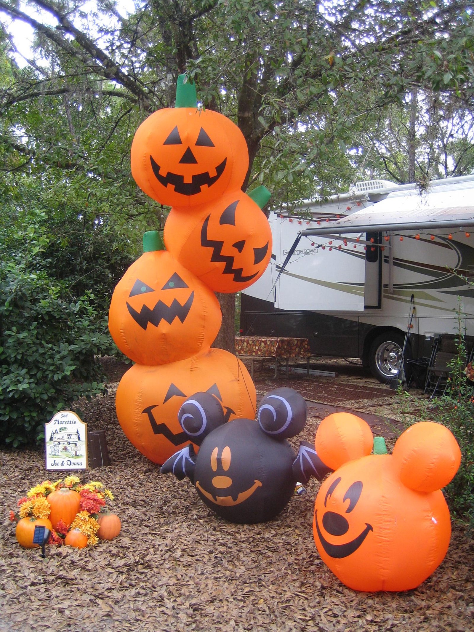 25 Amazing Disney Halloween Decorations Ideas - Interior Vogue