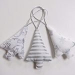 21 Beautiful Silver Christmas Tree Decoration Ideas