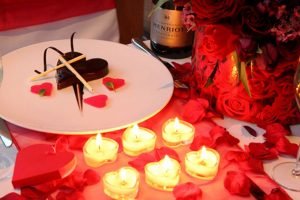 25 Nostalgic Valentine’s Table Decorations Ideas