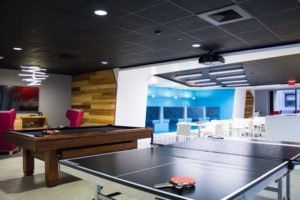 Office eco: Cool Office Game Room Designs With Homey Features.